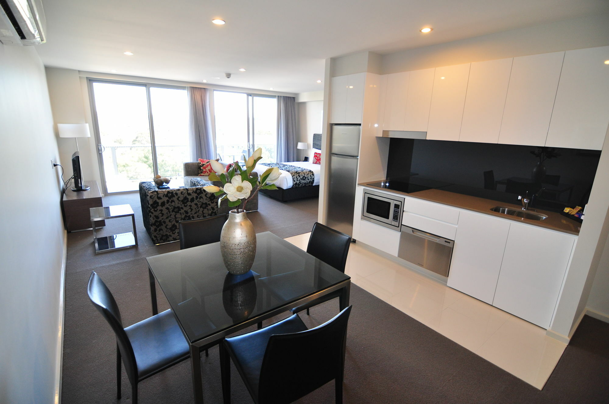 Adina Serviced Apartments Canberra Dickson Exterior photo